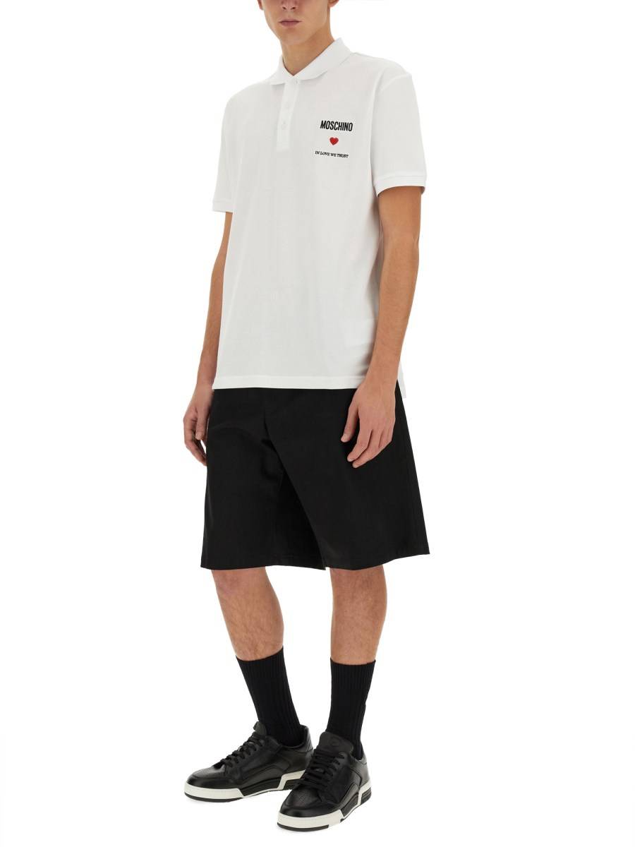 MOSCHINO POLO CON LOGO