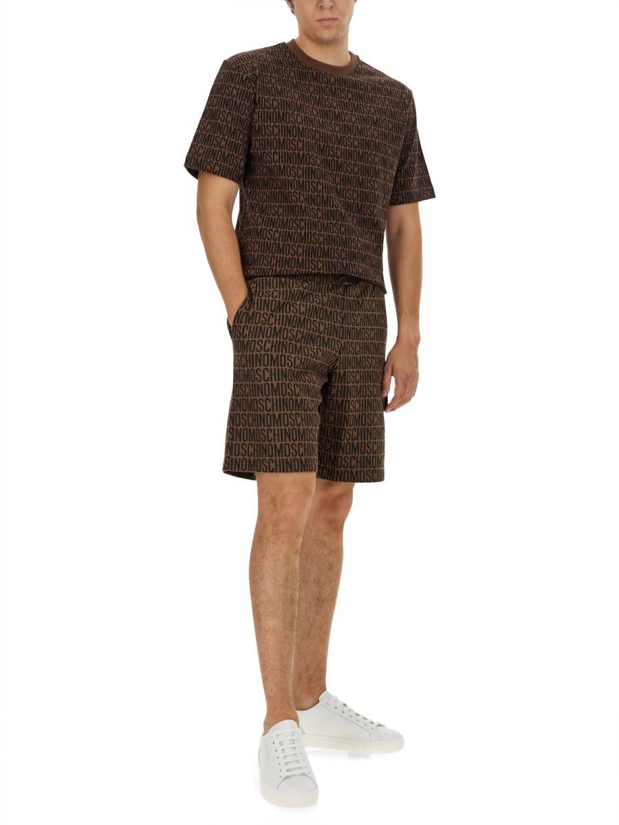 MOSCHINO T-SHIRT CON LOGO ALL OVER