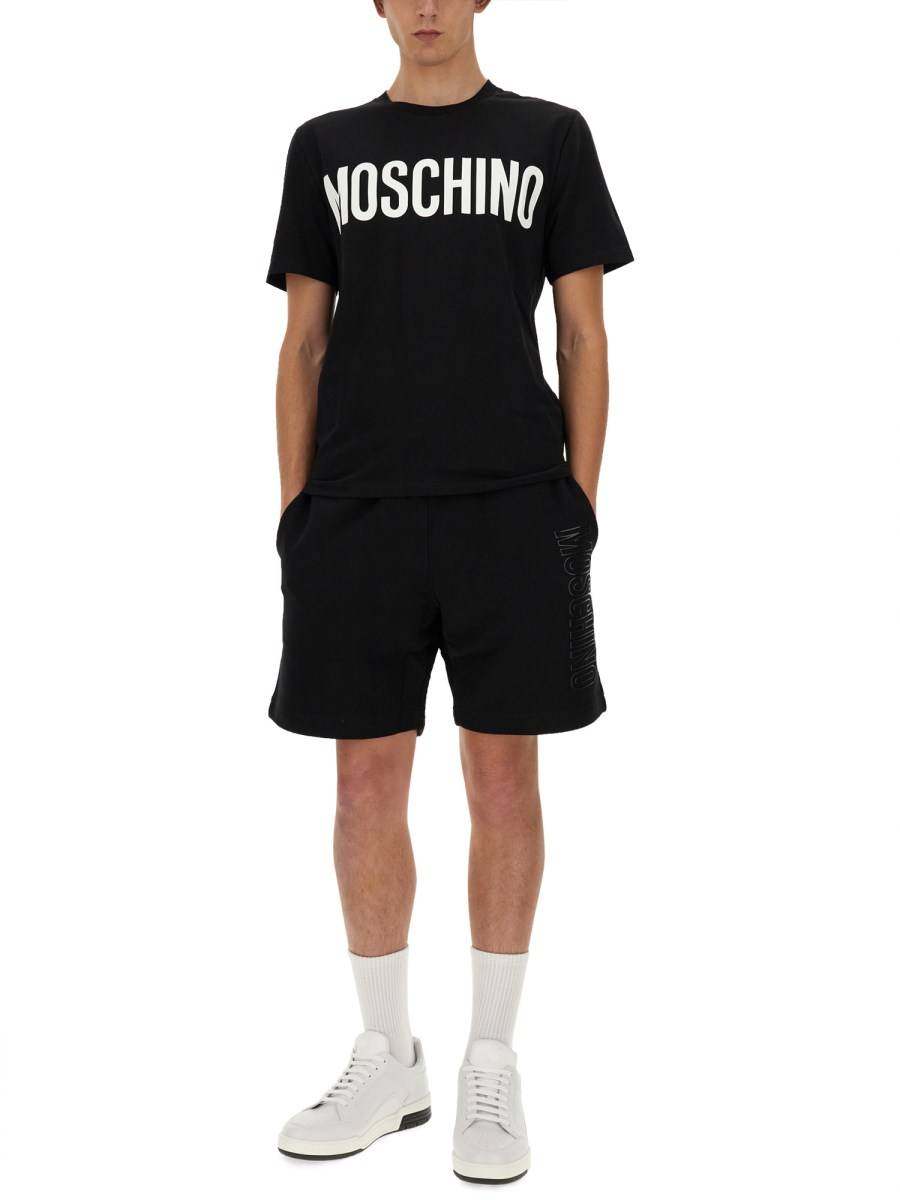 MOSCHINO T-SHIRT CON LOGO