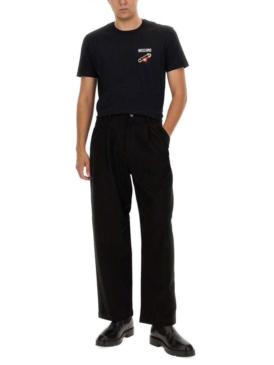 MOSCHINO T-SHIRT IN COTONE CON PATCH LOGO