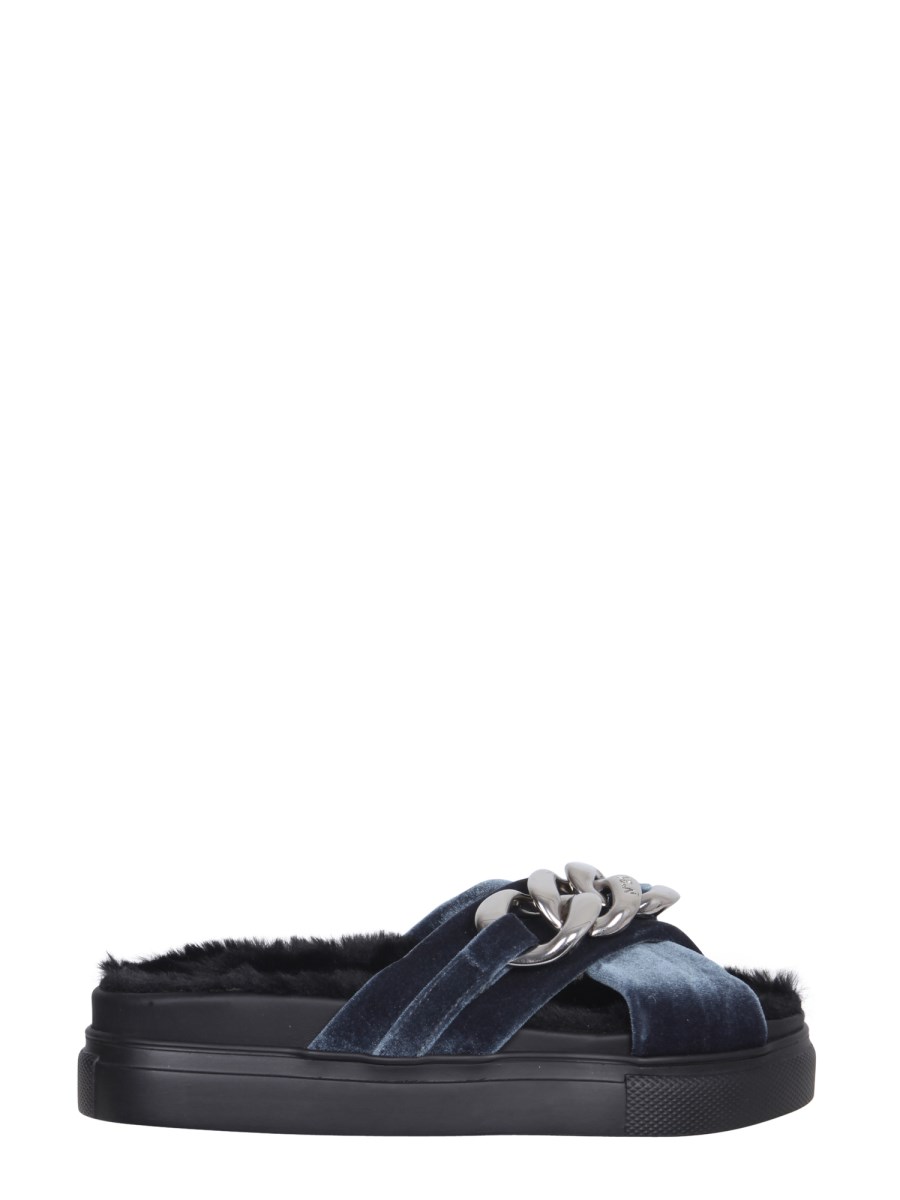 N°21 SANDALO IN VELLUTO CON CATENA OVERSIZE