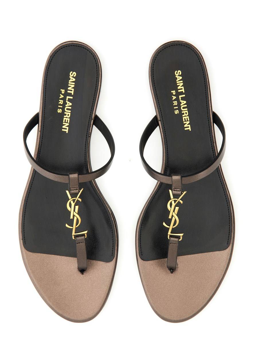 SAINT LAURENT SANDALO CASSANDRA IN PELLE METALLIZZATA LAMÉ