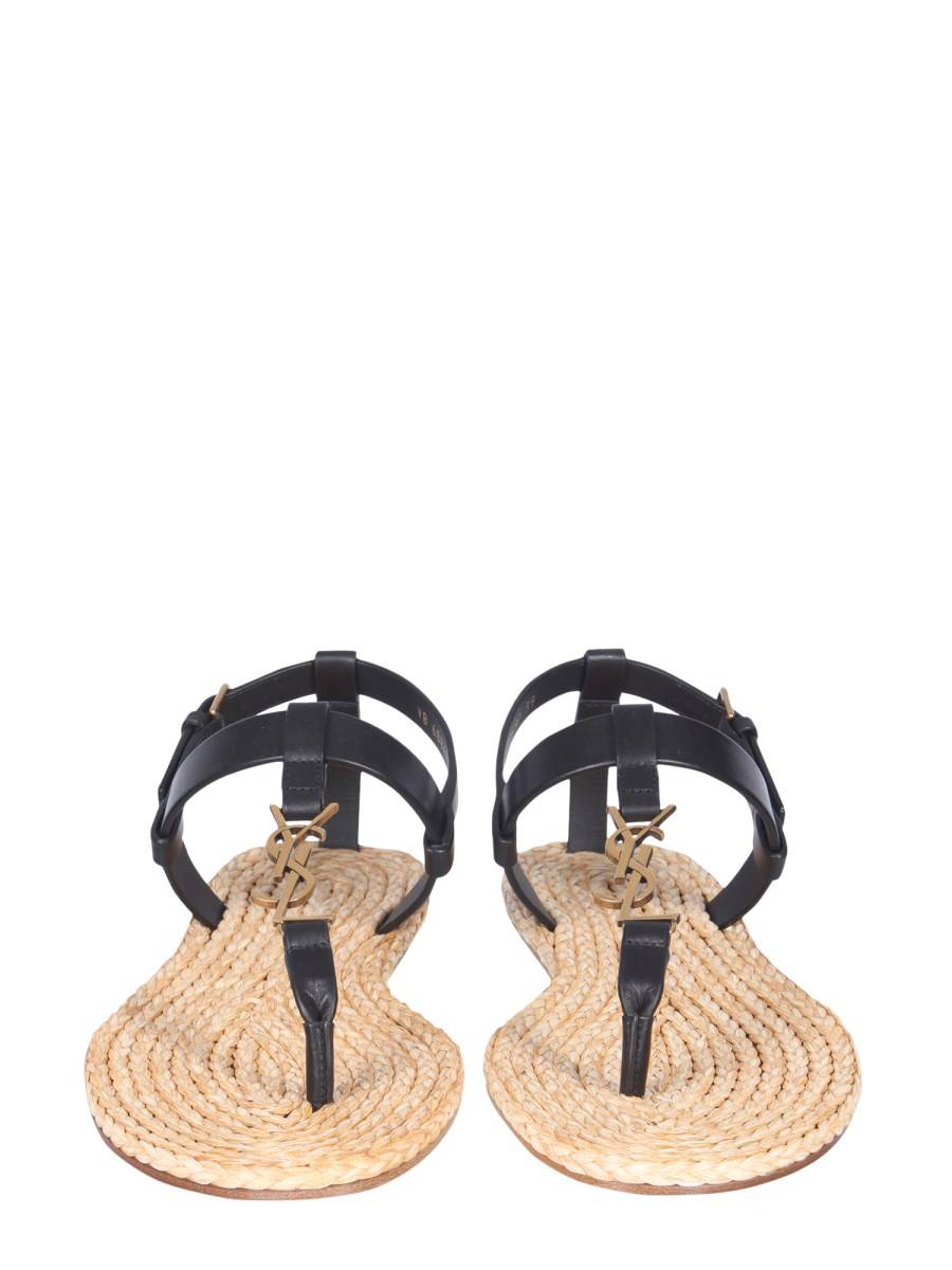 SAINT LAURENT SANDALO PIATTO CASSANDRA IN PELLE LISCIA CON MONOGRAMMA