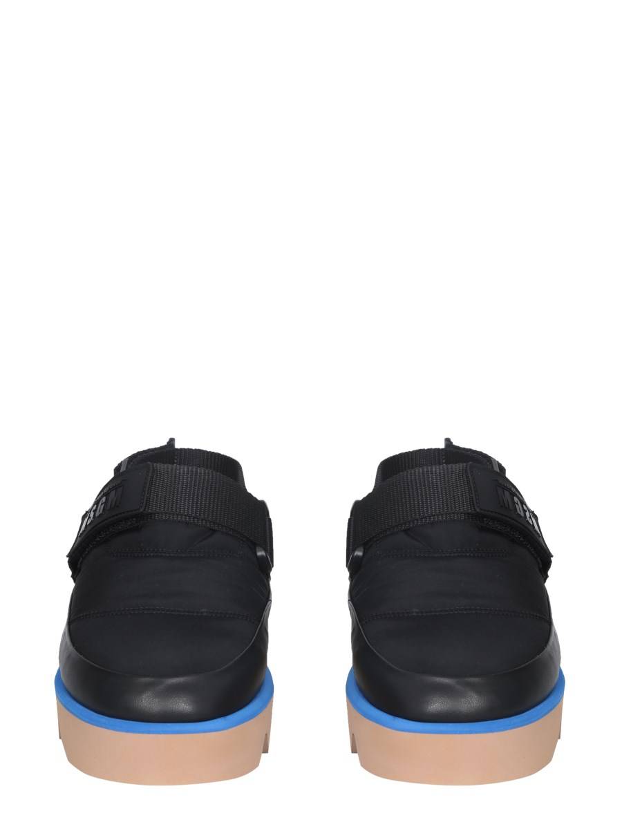 MSGM SANDALO PUFFED IN NYLON CON STRAP IN VELCRO E PATCH LOGO