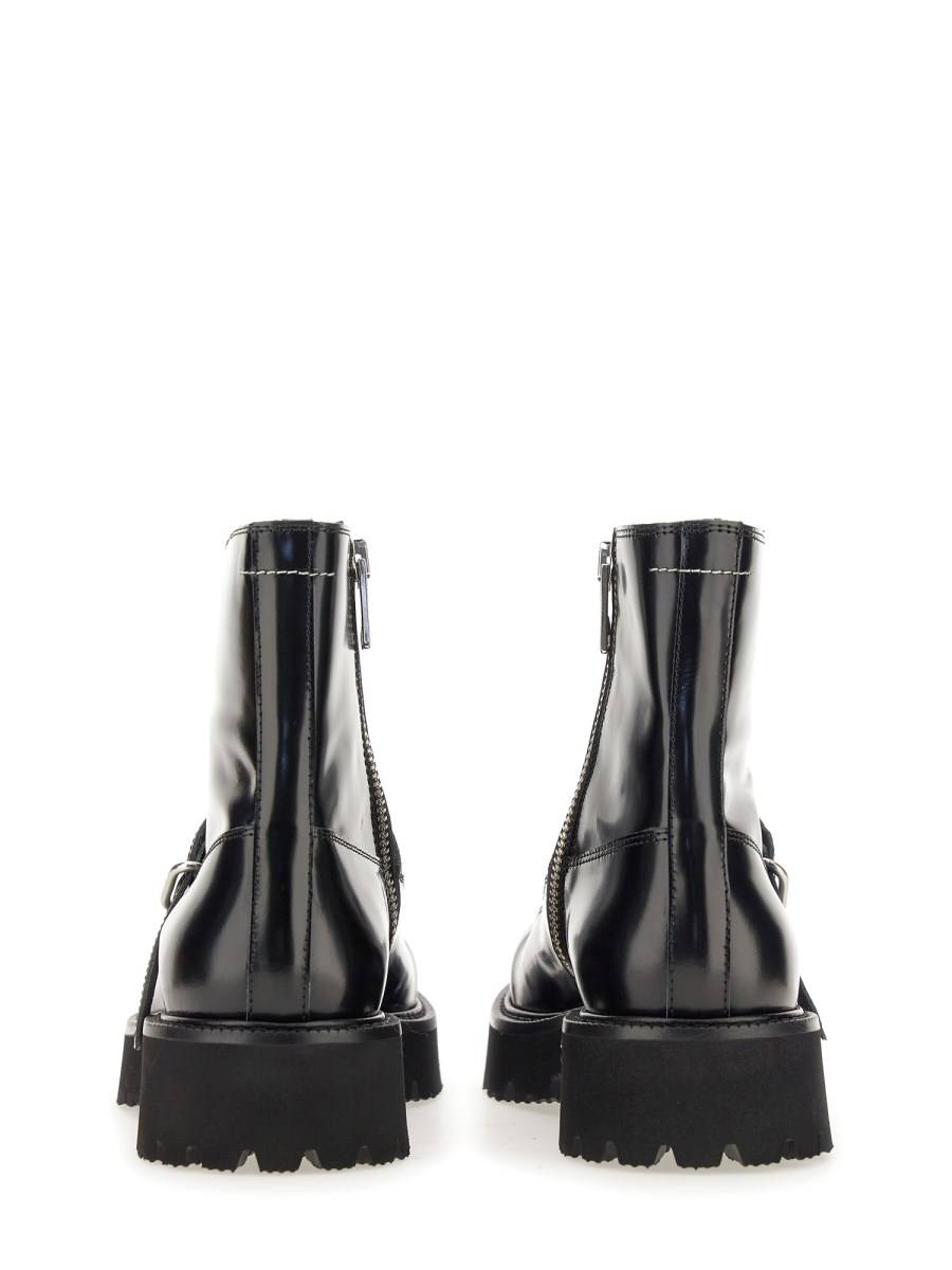 MM6 MAISON MARGIELA STIVALE CON FIBBIA IN PELLE LUCIDA