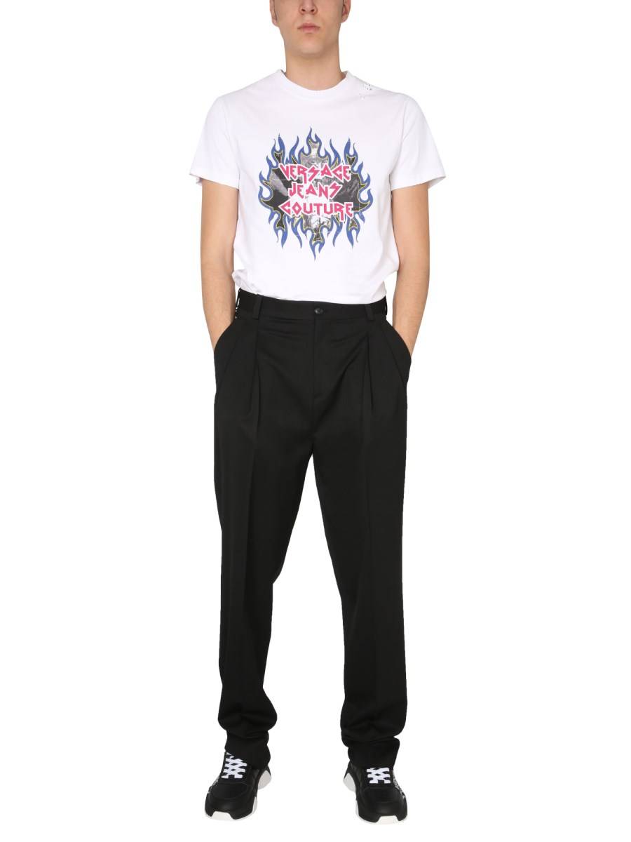 VERSACE JEANS COUTURE T-SHIRT GIROCOLLO CON STAMPA LOGO ROCK