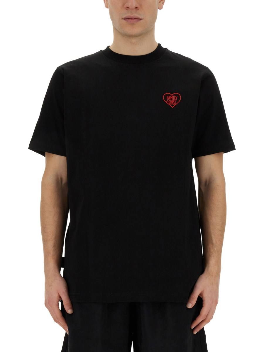 FAMILY FIRST T-SHIRT IN JERSEY DI COTONE CON RICAMO CUORE