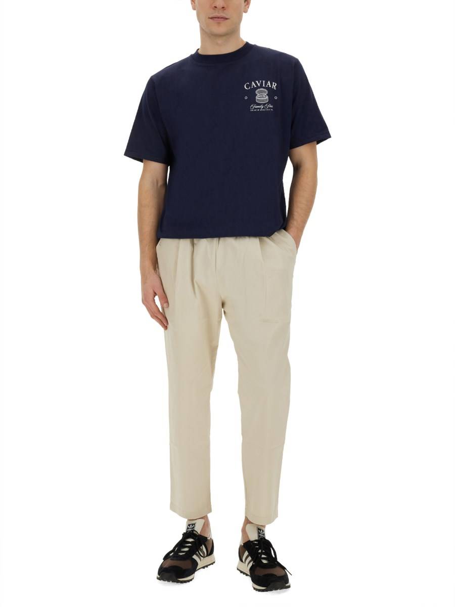 FAMILY FIRST T-SHIRT IN JERSEY DI COTONE CON STAMPA "CAVIAR"