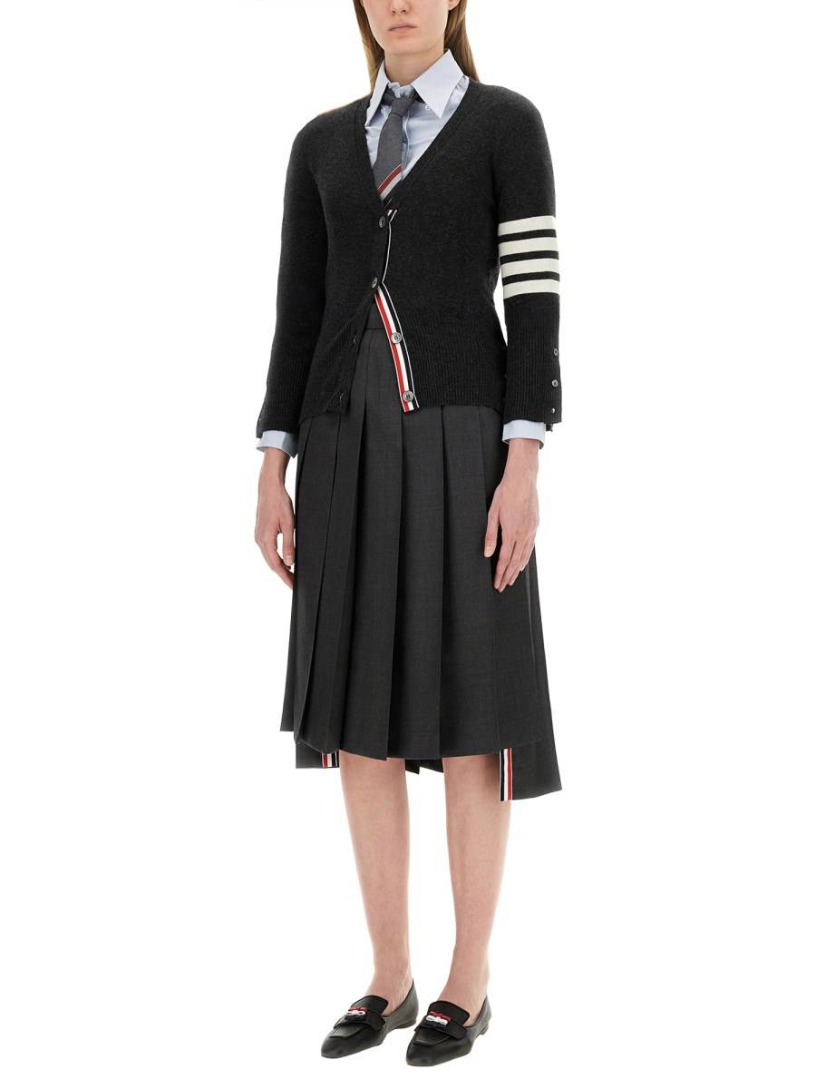 THOM BROWNE CARDIGAN SCOLLO A V IN CASHMERE