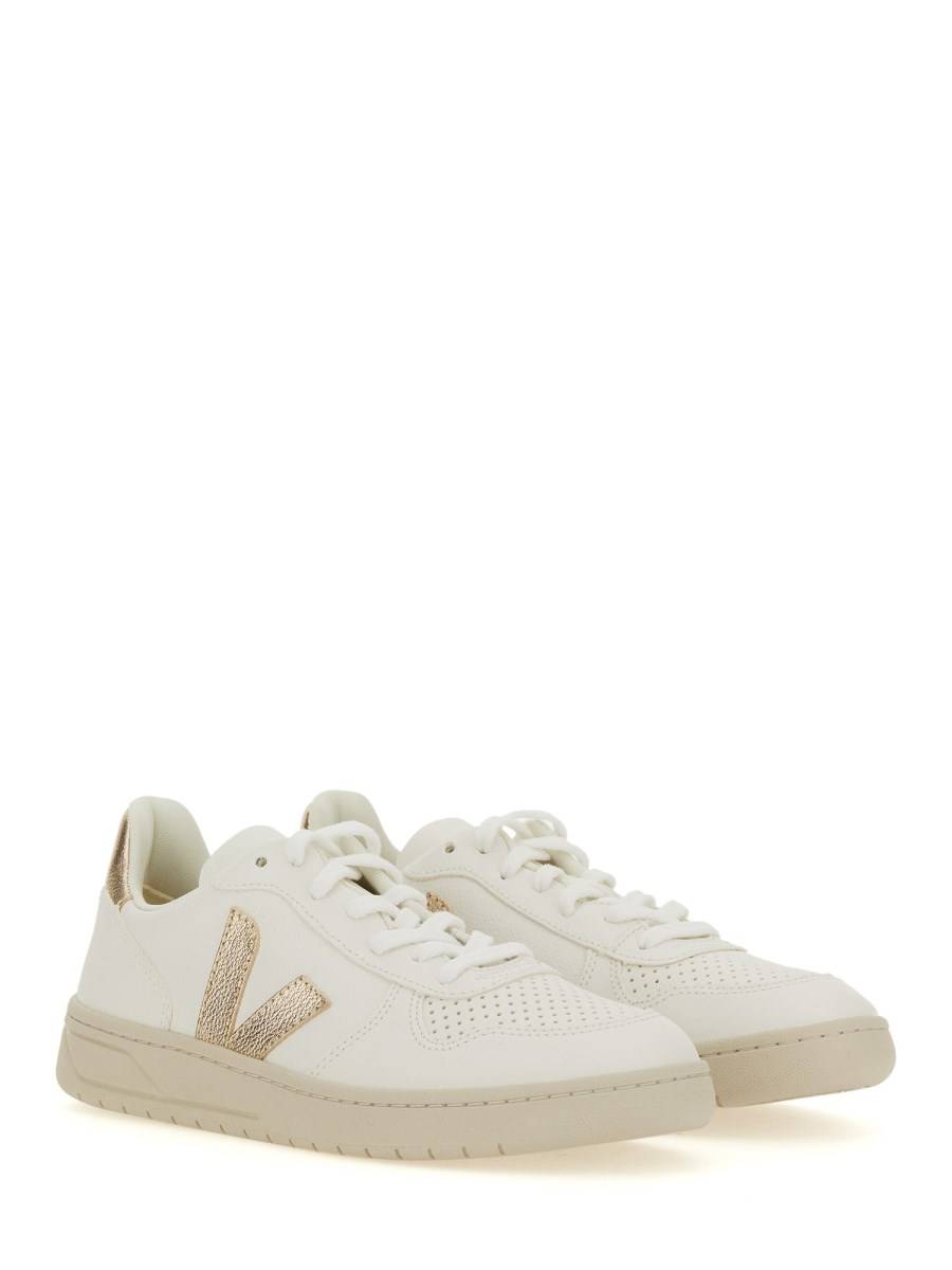 VEJA SNEAKER V-10 IN PELLE