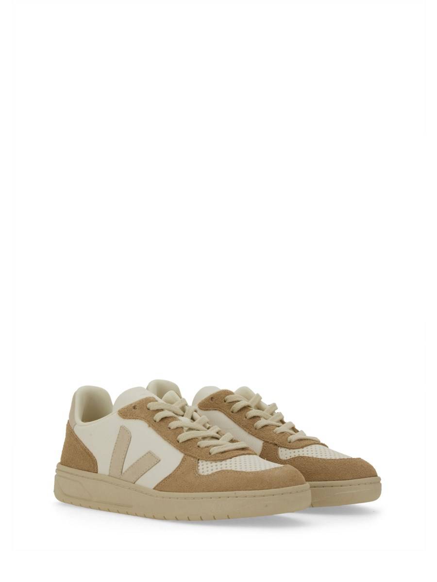 VEJA SNEAKER V-10 IN PELLE