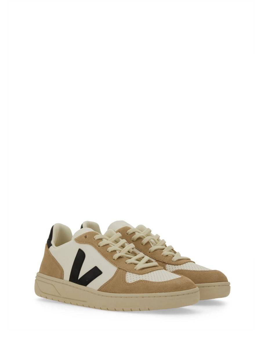 VEJA SNEAKER V-10 IN PELLE