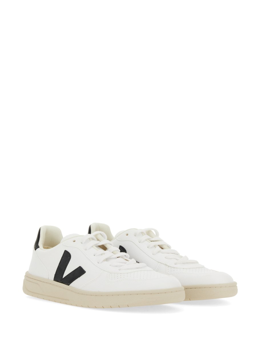VEJA SNEAKER V-10 IN PELLE