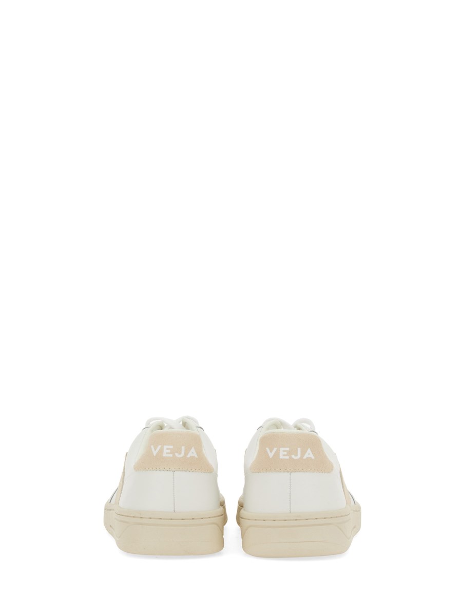 VEJA SNEAKER V-12 IN PELLE