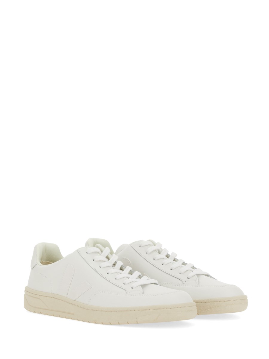 VEJA SNEAKER V-12 IN PELLE