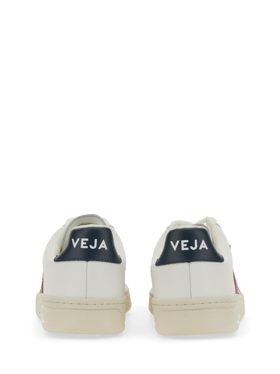VEJA SNEAKER V-12 IN PELLE