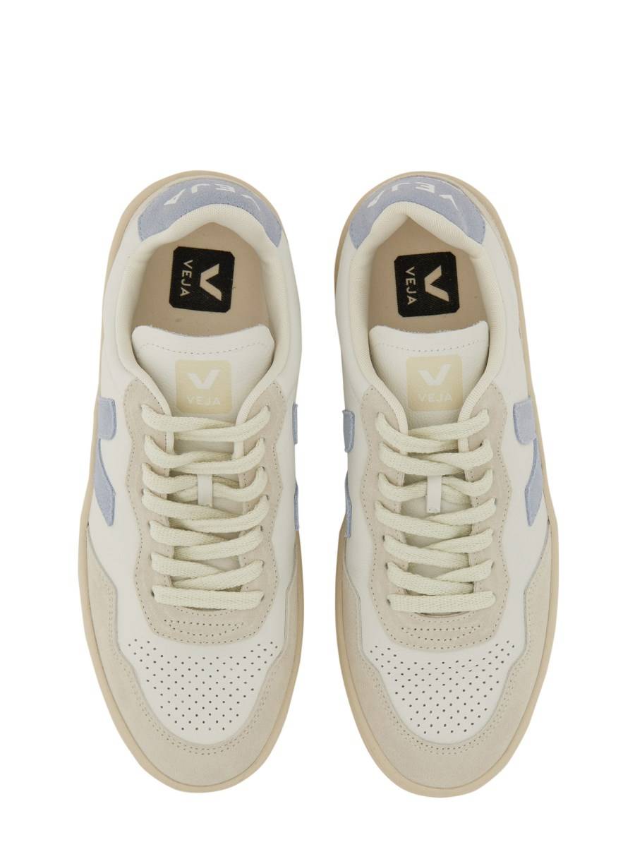 VEJA SNEAKER "V-90" IN PELLE