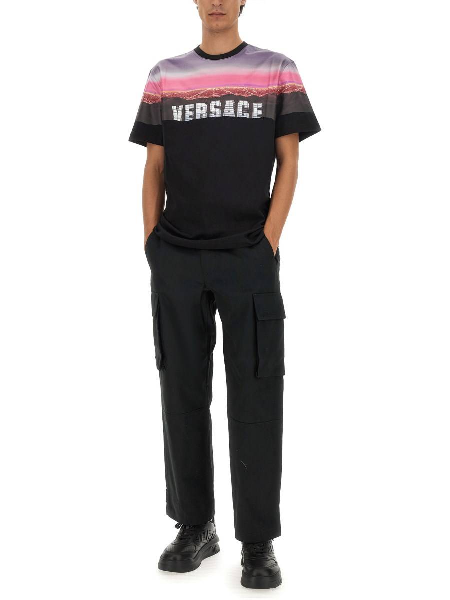 VERSACE T-SHIRT VERSACE HILLS IN JERSEY DI COTONE