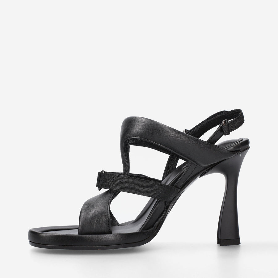 Premiata Sandali In Nappa M6738A