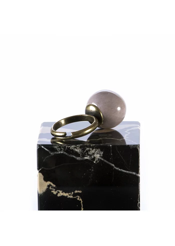 ACCESSORI DONNA ANELLO ARTIGIANALE CON BIGLIA IN CERAMICA BEIGE TOLEMAIDE