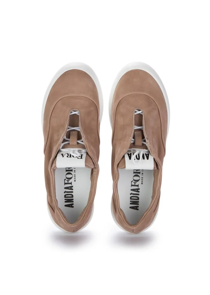 ANDIA FORA | SLIP ON NINA LAVE TAUPE MARRONE