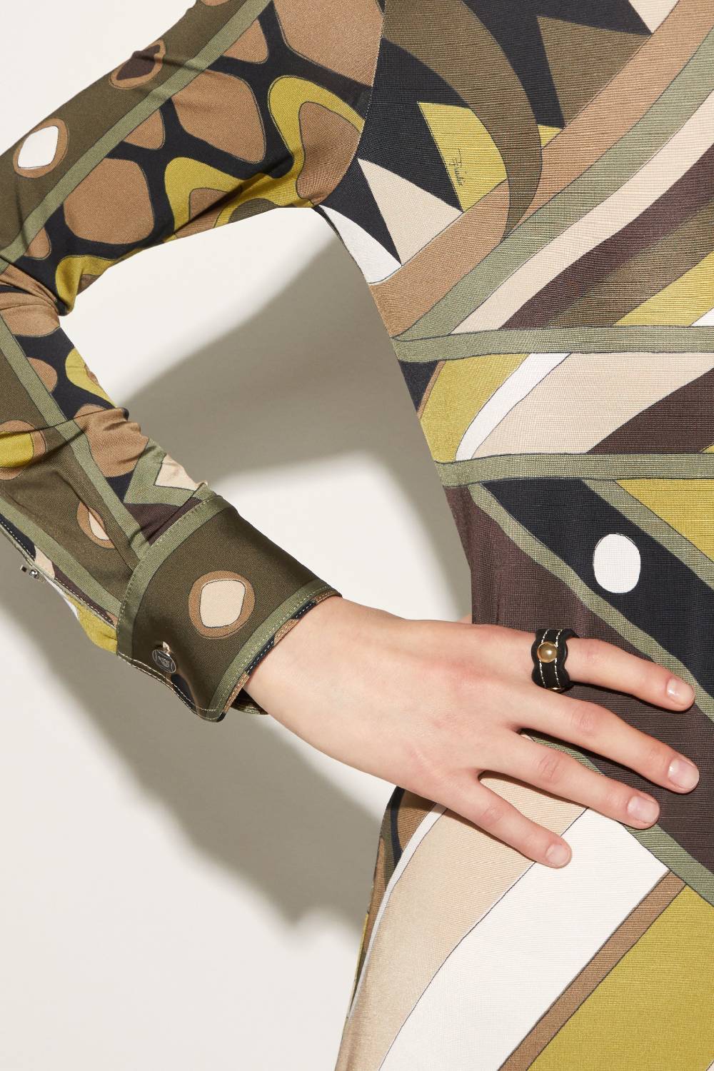 Pucci Anello Onde Sottile In Pelle Scamosciata