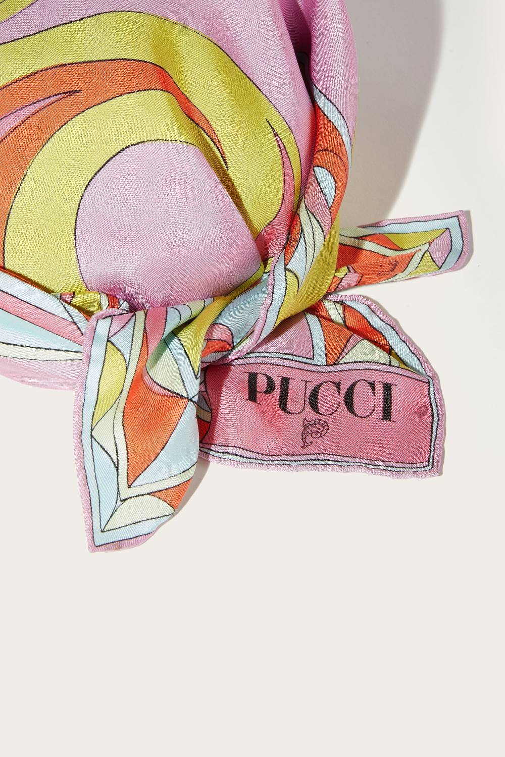 Pucci Cappello In Seta Con Stampe Cigni E Iride