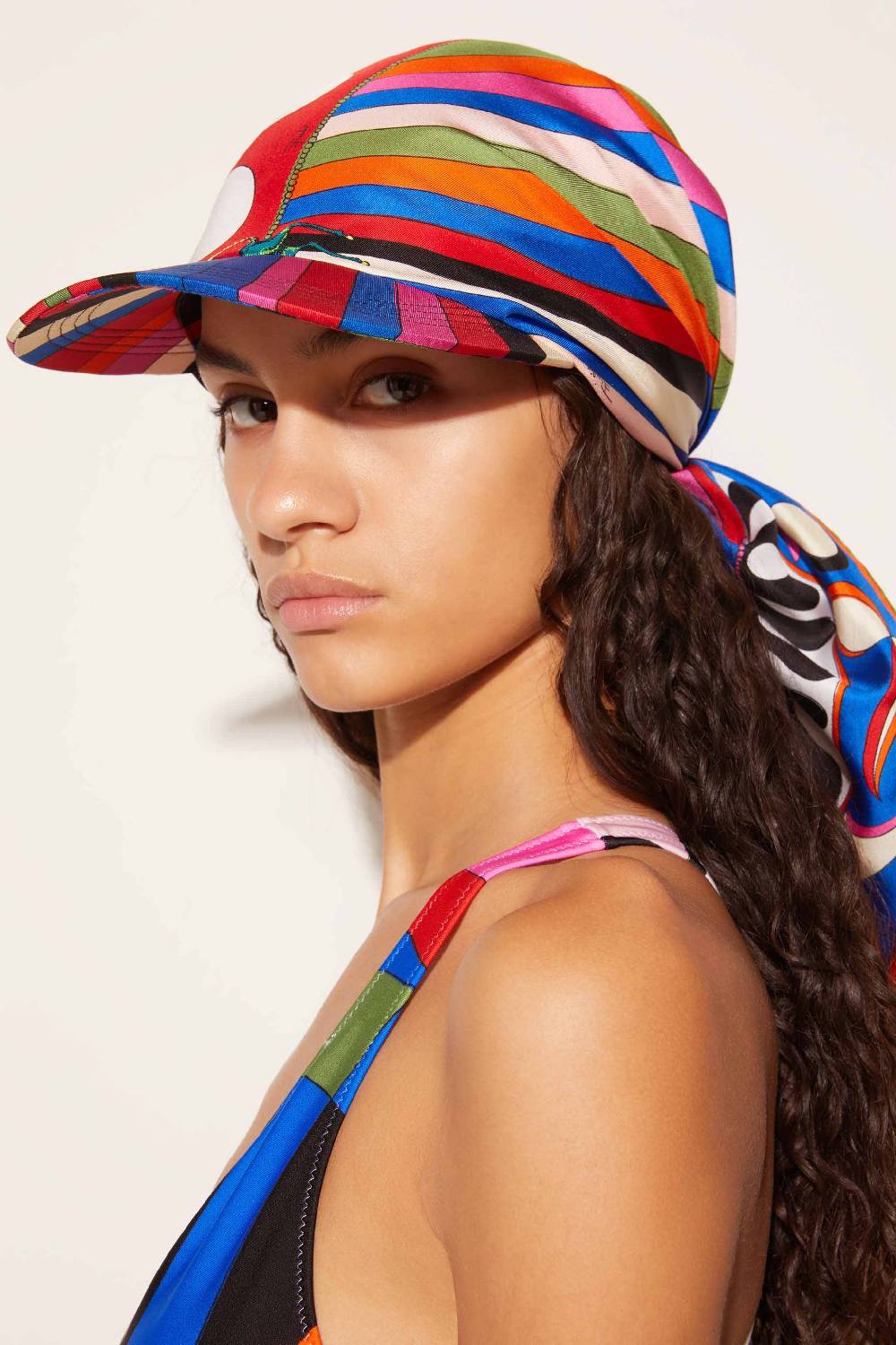 Pucci Cappello In Seta Con Stampe Iride E Leocorno