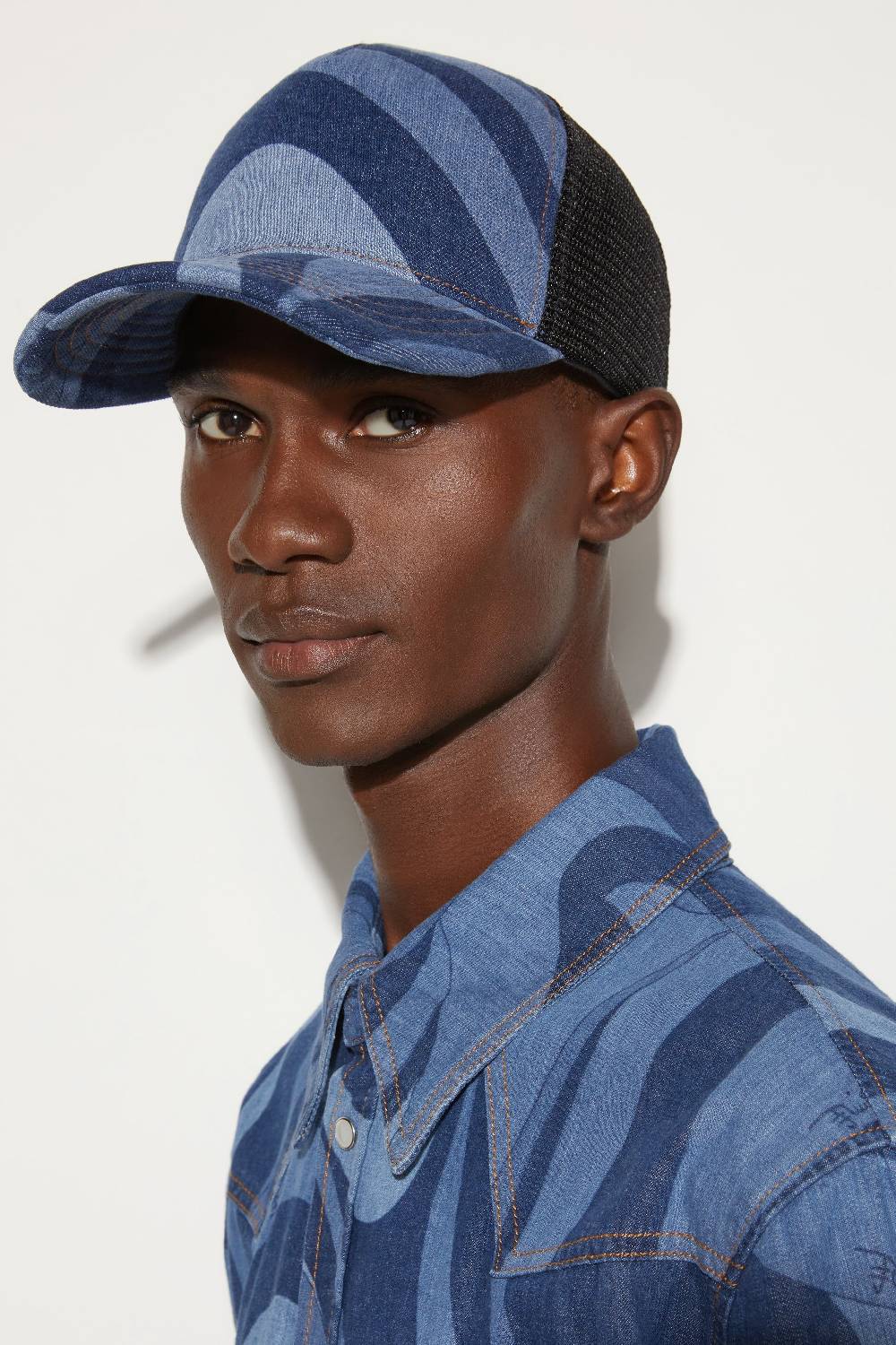 Pucci Cappello Trucker In Denim Con Stampa Marmo