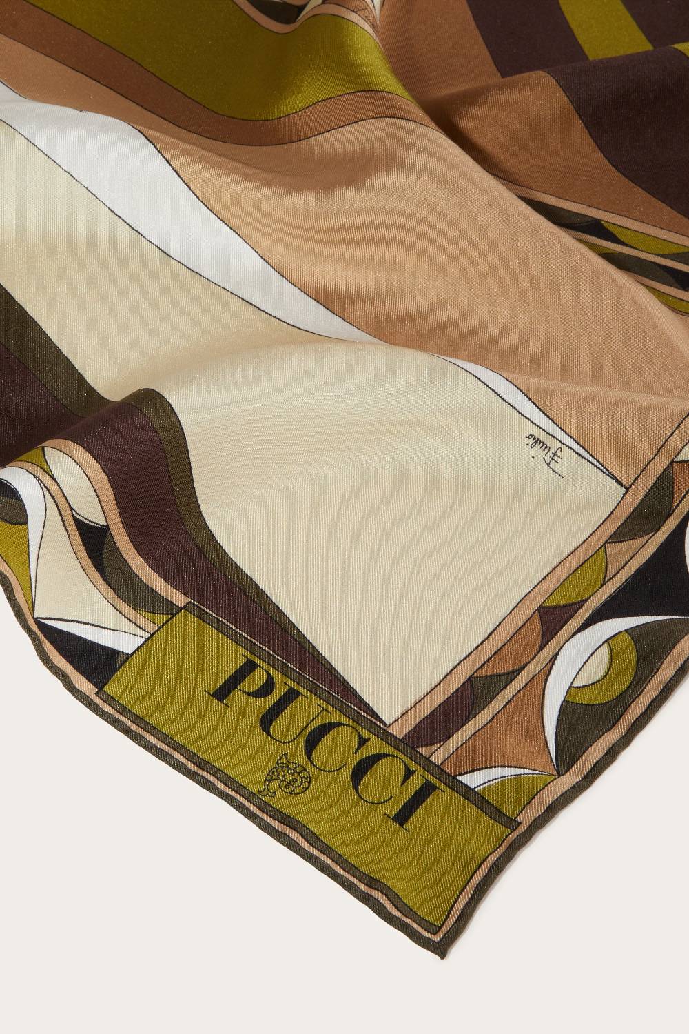 Pucci Carré Grande In Seta Con Stampa Cigni