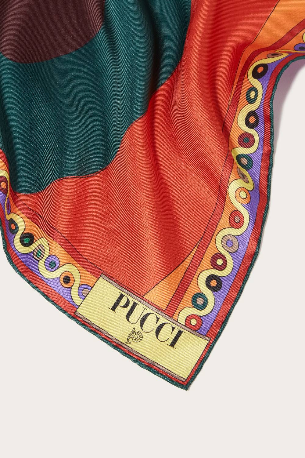 Pucci Carré Grande In Seta Con Stampa Iride