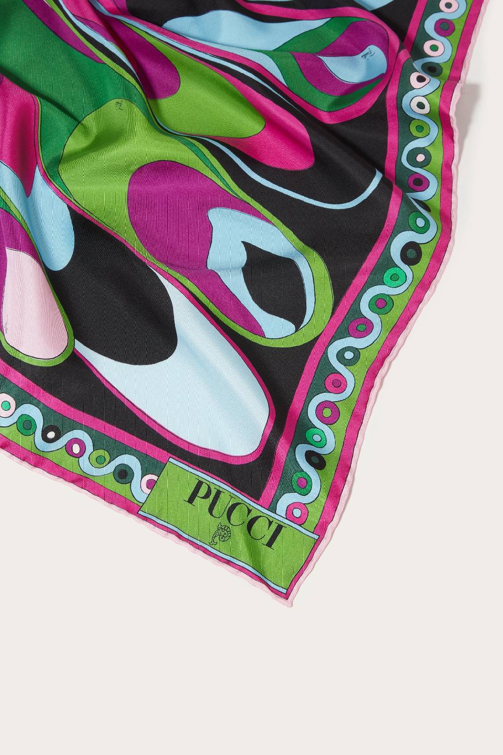 Pucci Carré Grande In Seta Con Stampa Onde