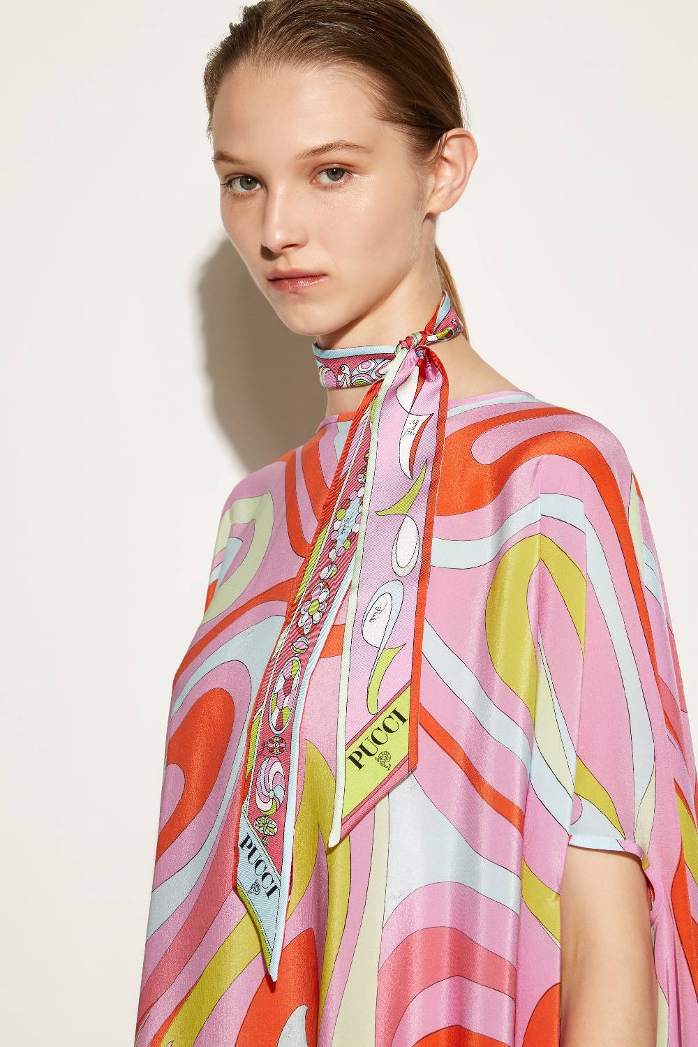 Pucci Foulard In Seta Con Stampa Pesci