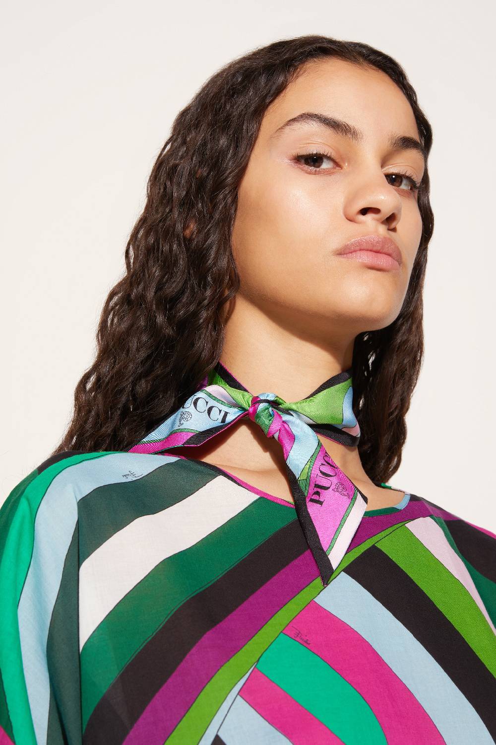 Pucci Foulard In Seta Con Stampe Onde E Giardino