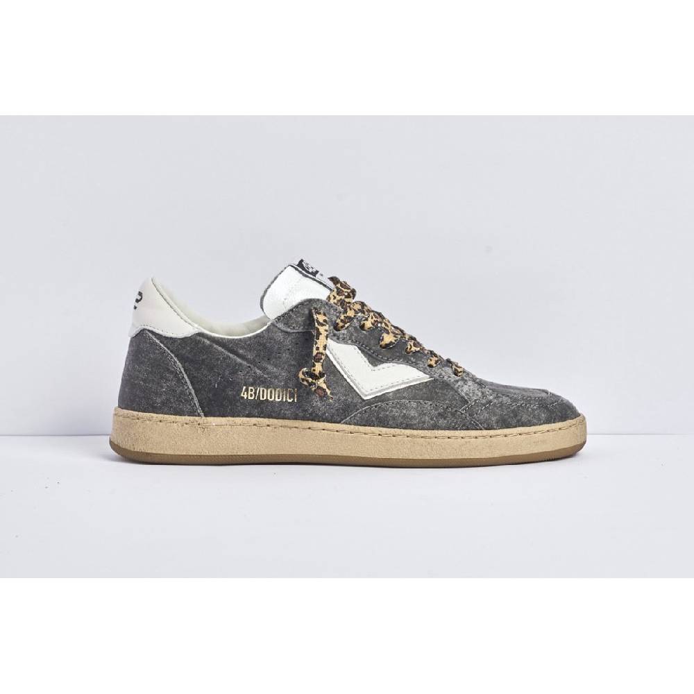 4B12 PLAY.NEW - D157