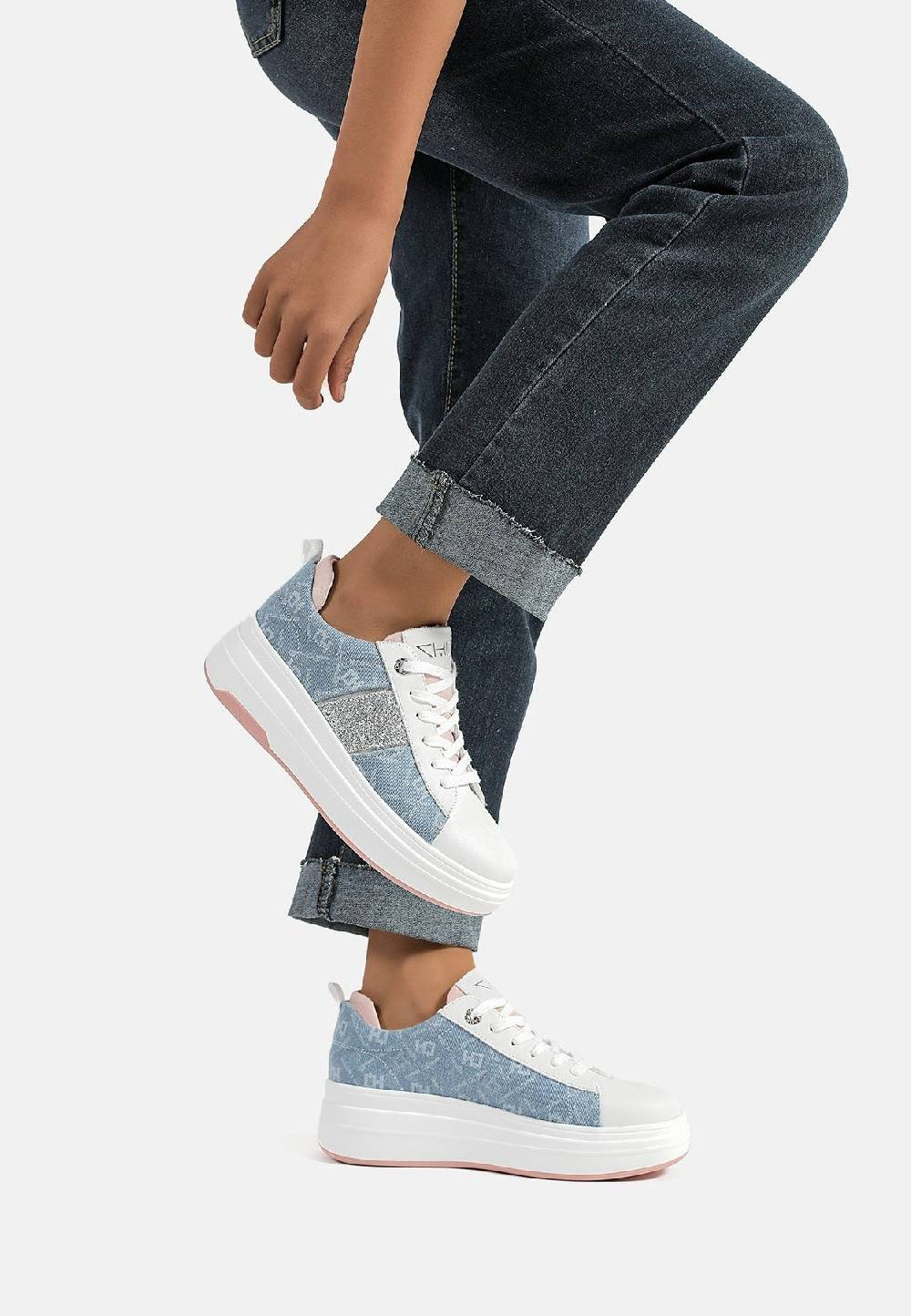 Queen Helena Sneakers QH7006