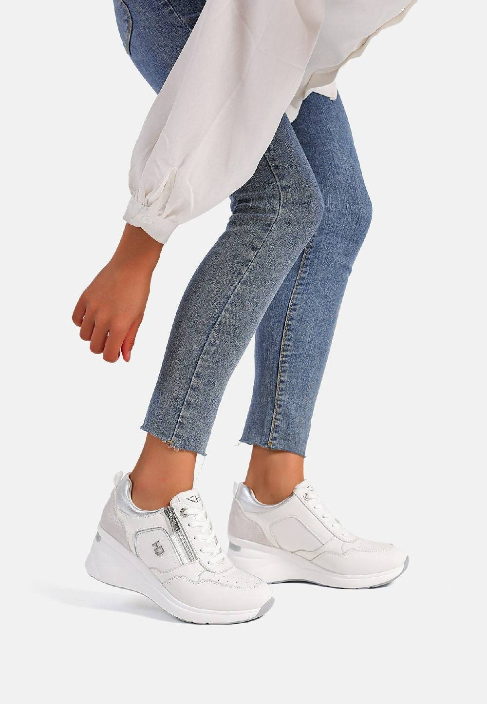 Queen Helena Sneakers QH7013