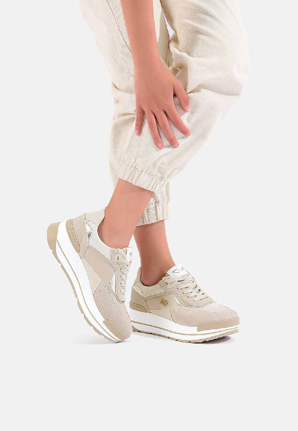 Queen Helena Sneakers QH7024