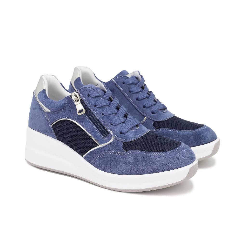 Queen Helena Sneakers – X26-36