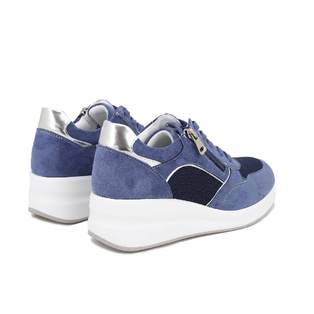 Queen Helena Sneakers – X26-36