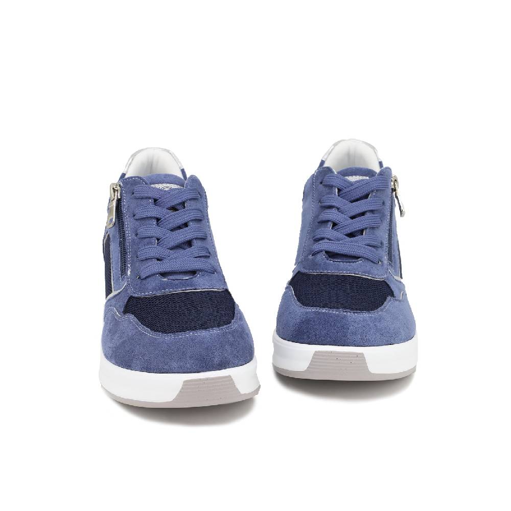 Queen Helena Sneakers – X26-36