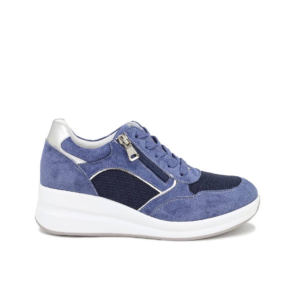 Queen Helena Sneakers – X26-36