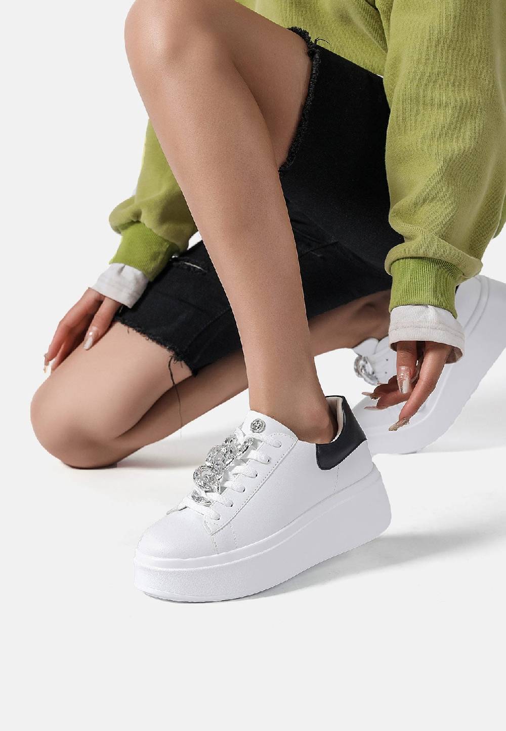 Queen Helena Sneakers - X28-17