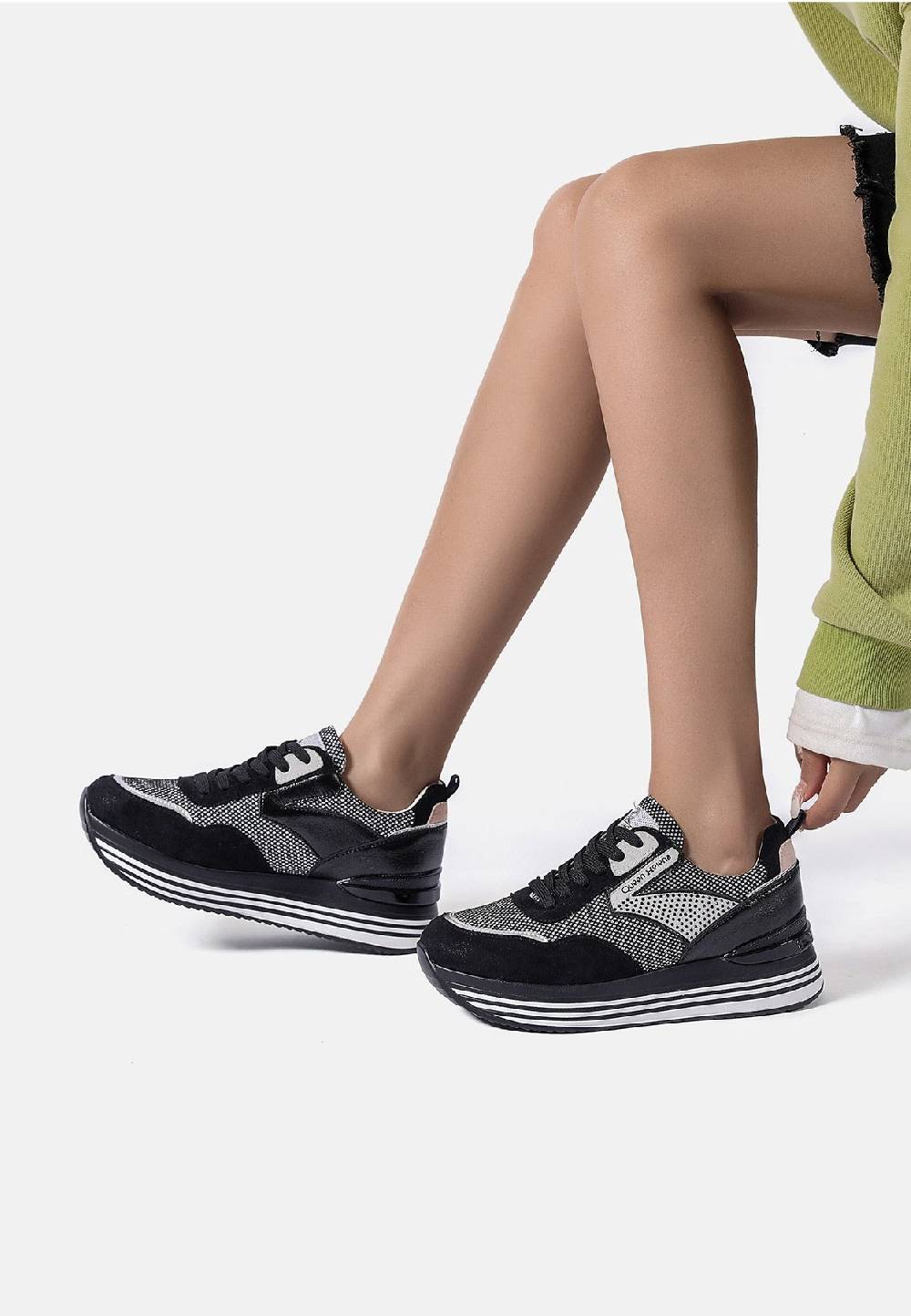 Queen Helena Sneakers - X28-27