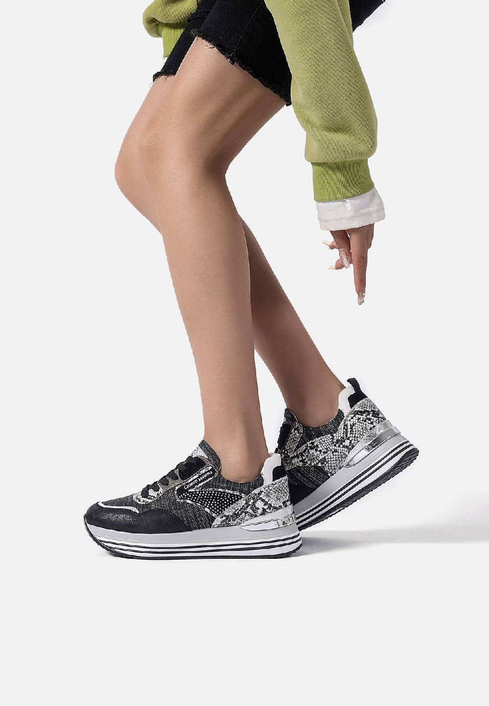 Queen Helena Sneakers - X28-28