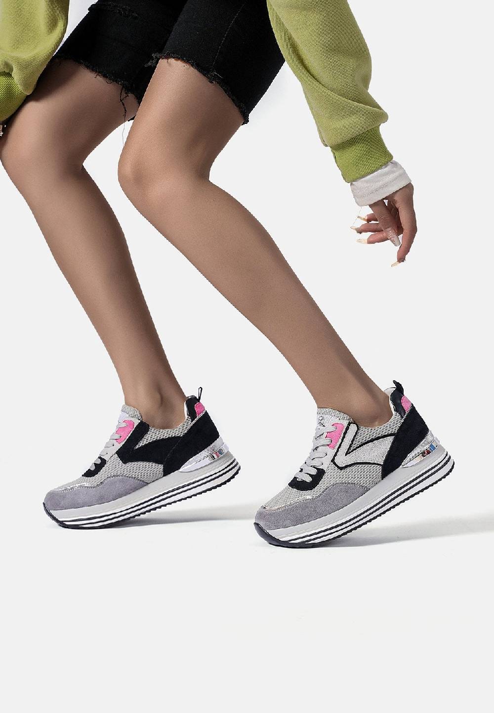 Queen Helena Sneakers - X28-29