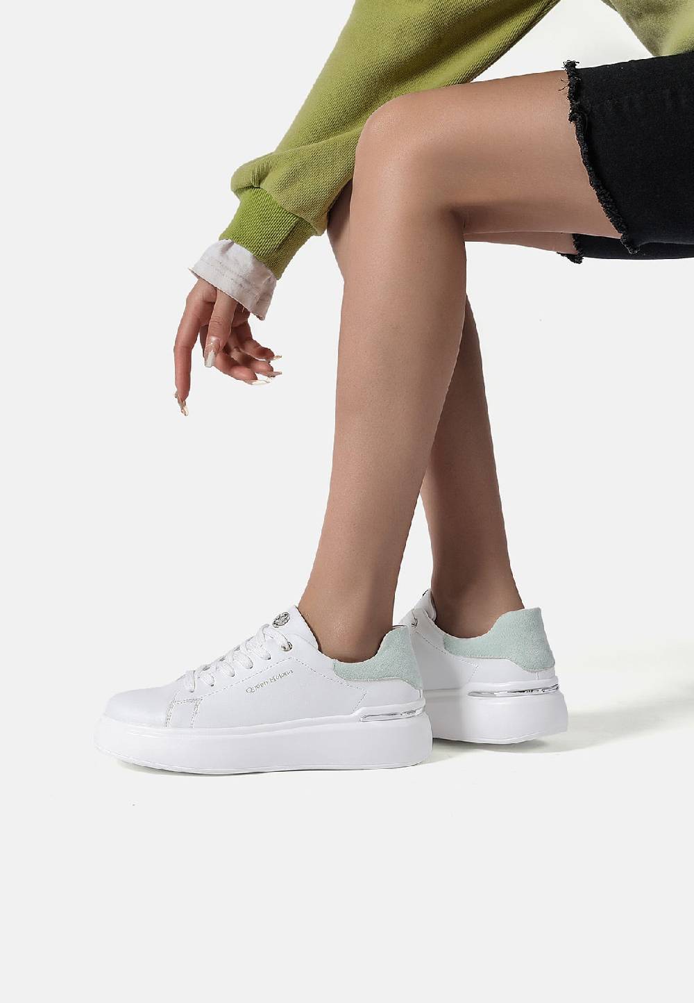 Queen Helena Sneakers - X28-9