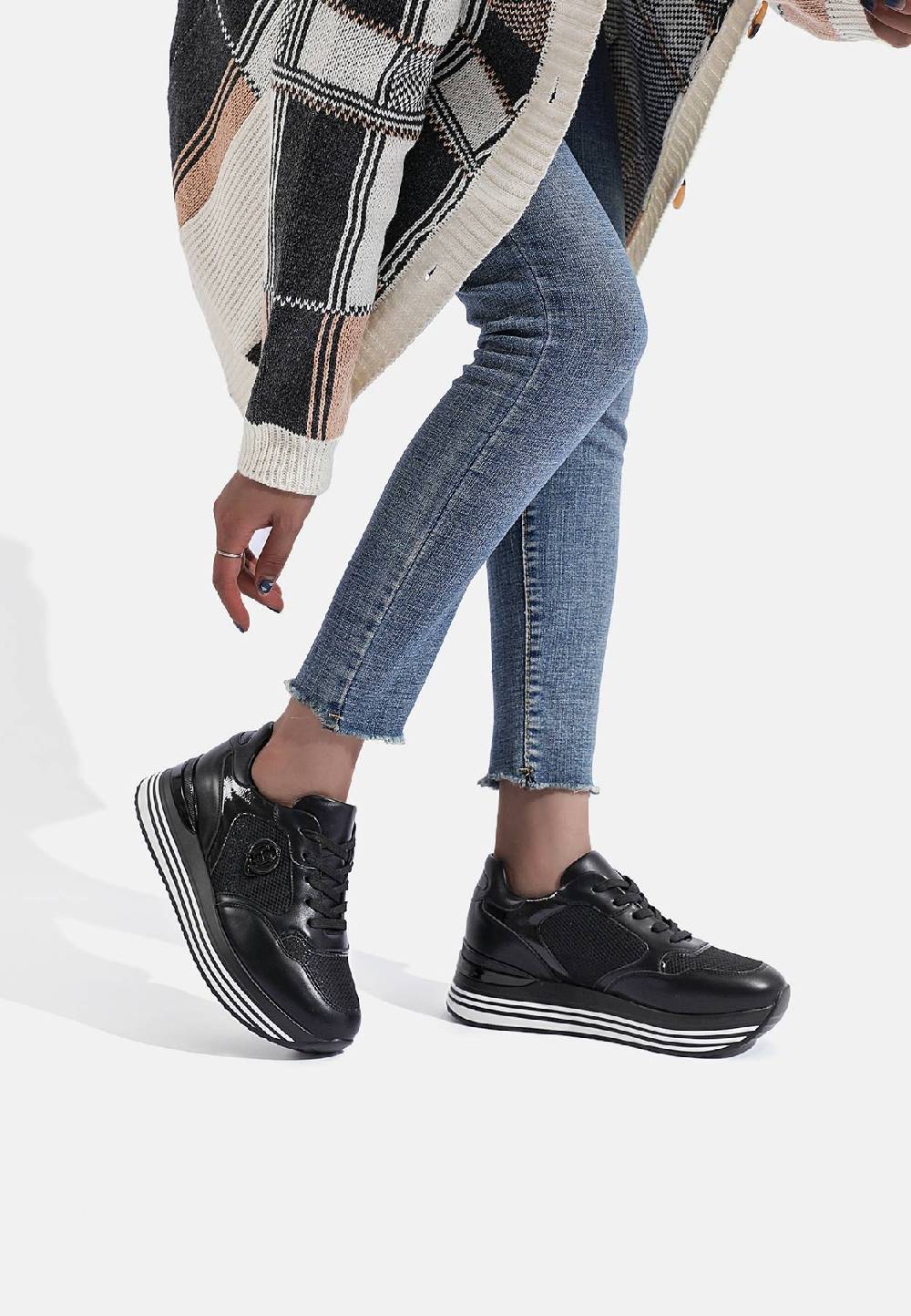 Queen Helena Sneakers - X29-23