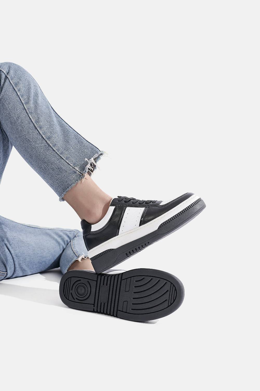 Queen Helena Sneakers - X29-5