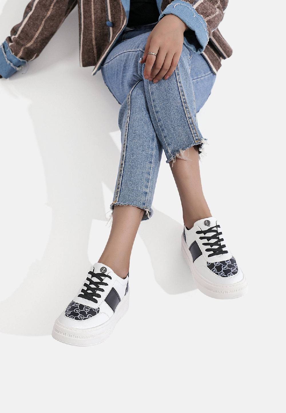 Queen Helena Sneakers - X29-6